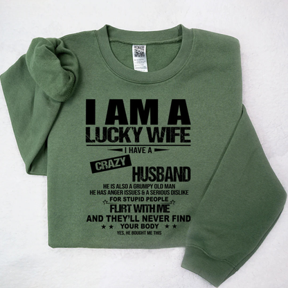 "I Am A Lucky Wife" Bold Lettering Pullover – Trendy Aesthetic Sweatshirt