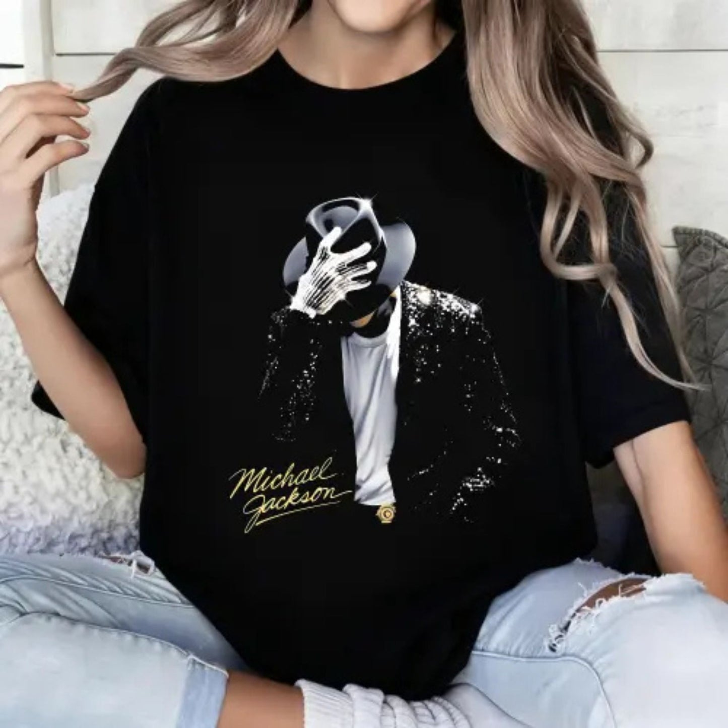 Michael Jackson "Iconic Pose" T-Shirt with Signature – Vintage King of Pop Graphic Tee, Premium 100% Cotton MJ Silhouette Top, Made in USA - Teezioo